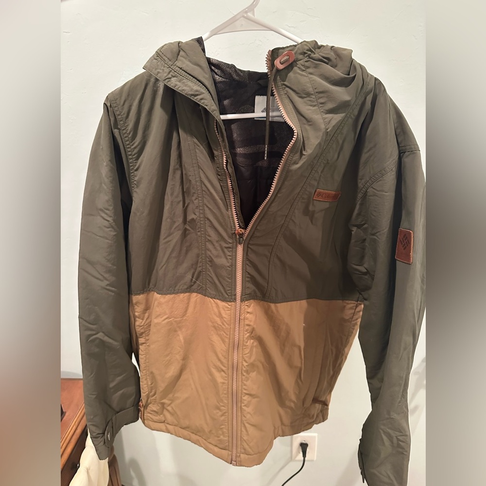Columbia performance hooded jacket.